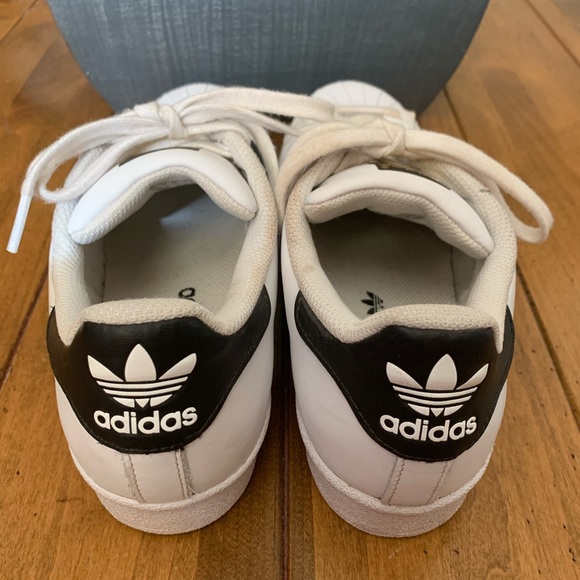 ADIDAS Superstar size W8.5 EUC - Picture 3 of 6